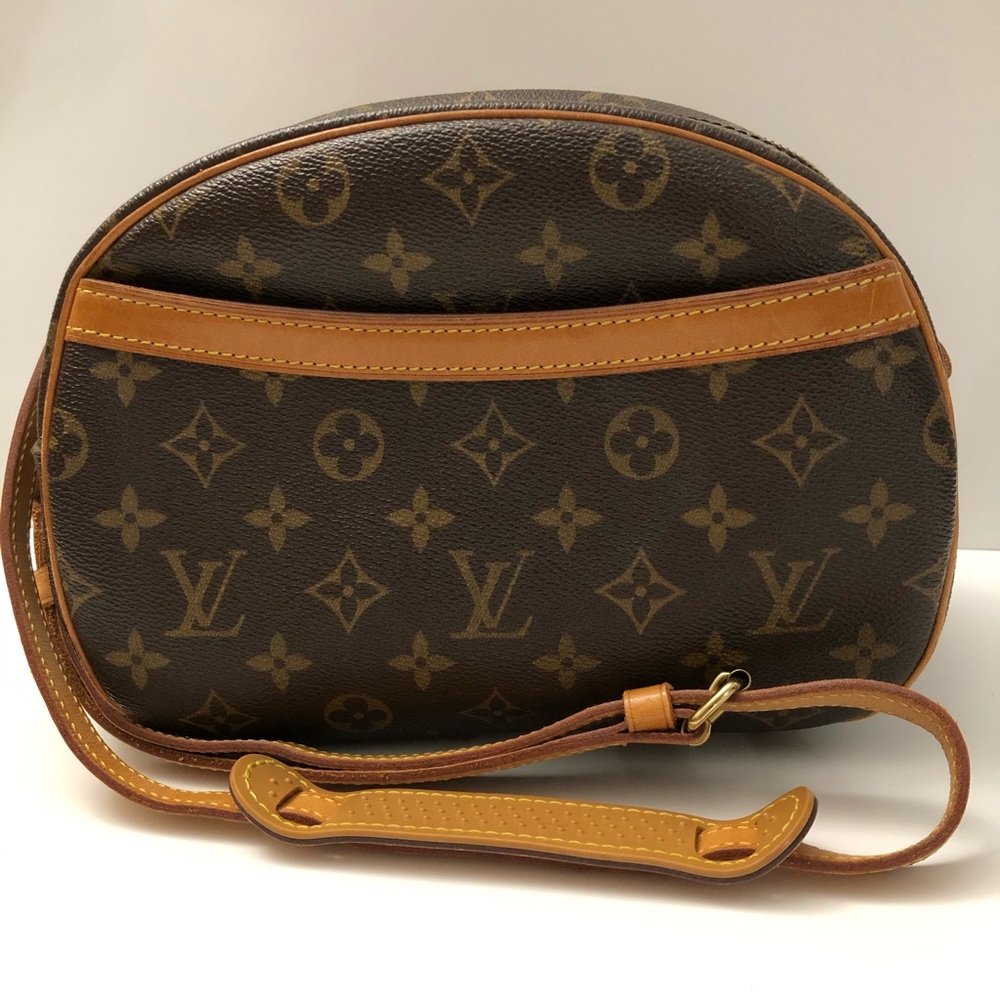 Monogram Blois
